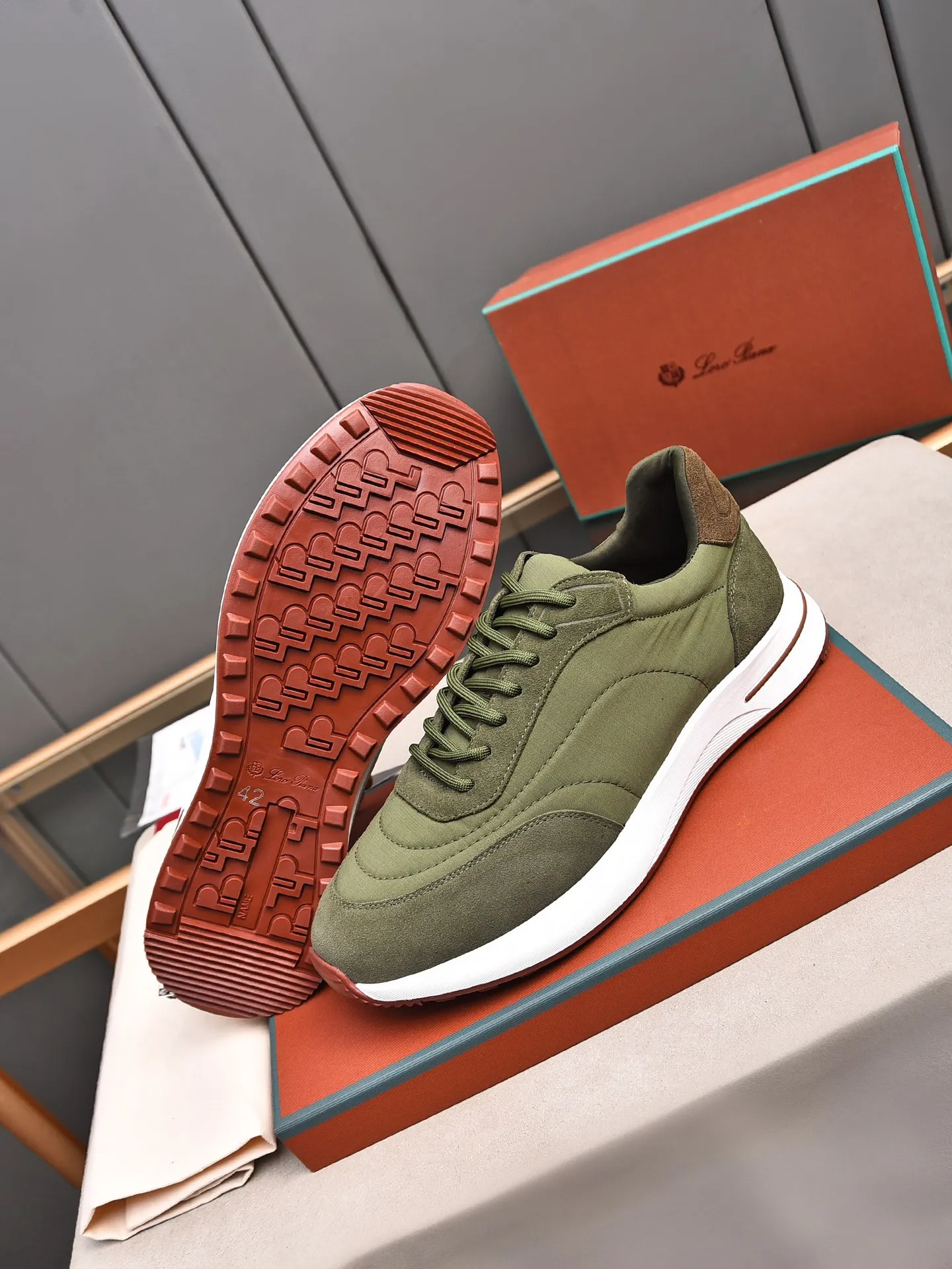 Men's shoes 💰460 LP new product on sale Loro Piana sports shoes｜Made with top-layer frosted and imported waterproof fabrics｜Comprehensive one-to-one restoration of the counter process｜Installed with original molded rubber three-color combination craft outsole｜Size: 39-44 (customized at 45.46)